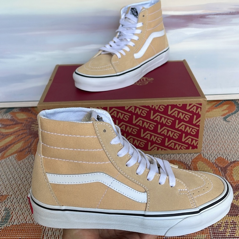 Vans WMNS Sk8-Hi Tapered
Color Theory Honey Peach
VN0A5KRUBLP
Sneakers - Picture 11 of 16